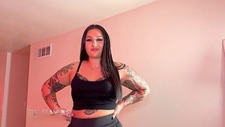 Big Booty Roommate Wanted To See If I Could Handle It - Roxanne Roselle