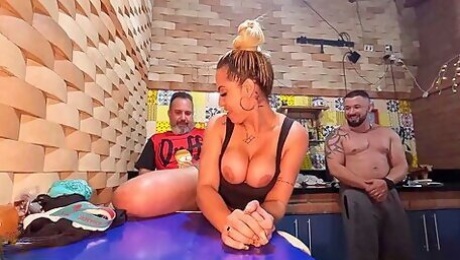 Fudendo A Gostosa No Amigos