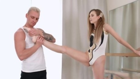 Flexible teen ballerina gets a cumshot on her shaved pussy