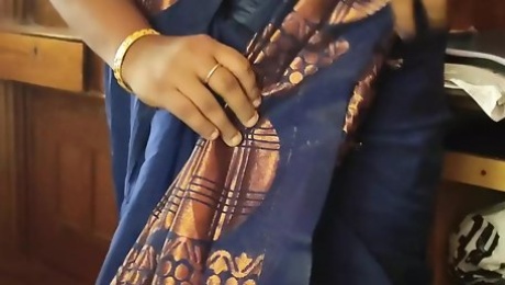 Tamil Babe Varsha Bhabhi  wearing Sari