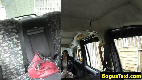 Throating taxi brit squirts after analfucking