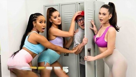 Hottest Girls Porn - HornyBank: Sexy XXX & Hot Women Porn Videos