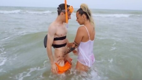 Sharkboy pounded Lola Emme on the beach